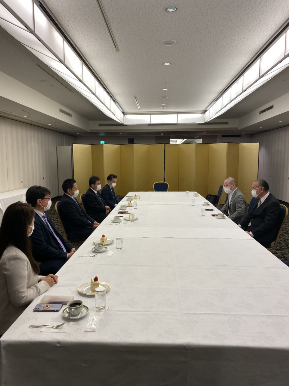 川崎市議会顧問議員団と意見交換会を行いました